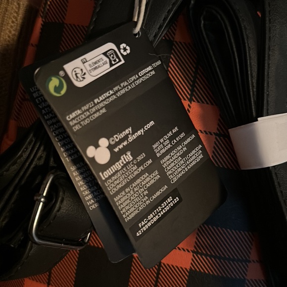 NEW DISNEY LOUNGEFLY BACKPACK - Picture 4 of 4